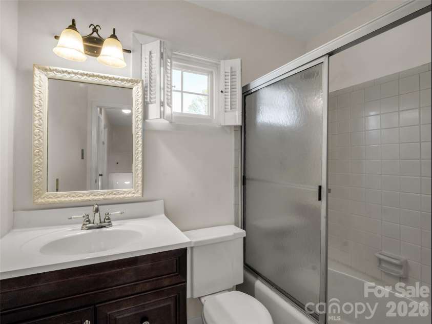 101 Bent Creek Ranch Road, Asheville, NC 28806.  MLS# CAR4318923, YatesRealty ID 14252. Second bath on upper level