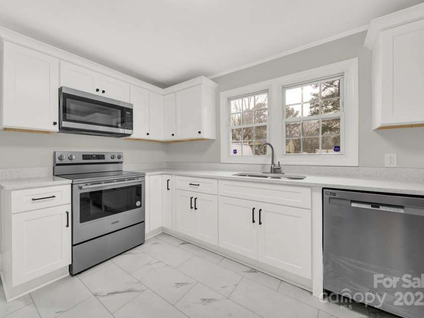 409 Jones Avenue, Rock Hill, SC 29730.  MLS# CAR4211707, YatesRealty ID 14252. 