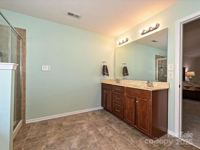 1033 Lilly Pond Drive, Fort Mill, SC 29715.  MLS# CAR4248109, YatesRealty ID 14254. 