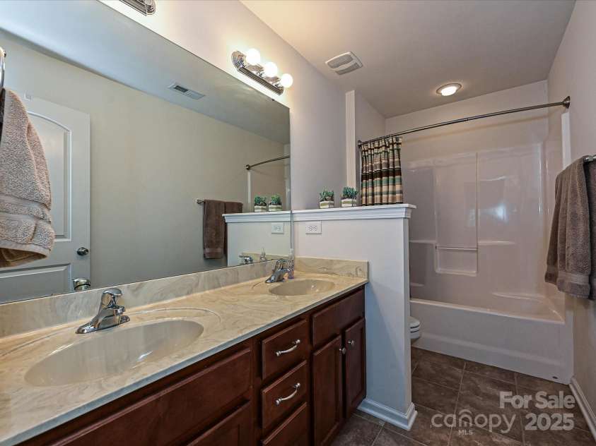 1033 Lilly Pond Drive, Fort Mill, SC 29715.  MLS# CAR4248109, YatesRealty ID 14254. 