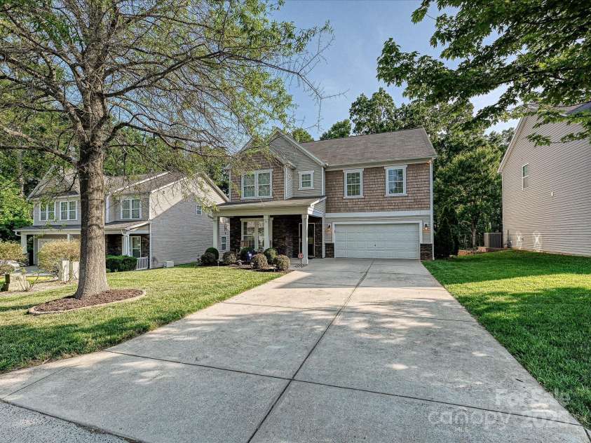 1033 Lilly Pond Drive, Fort Mill, SC 29715.  MLS# CAR4248109, YatesRealty ID 14254. 