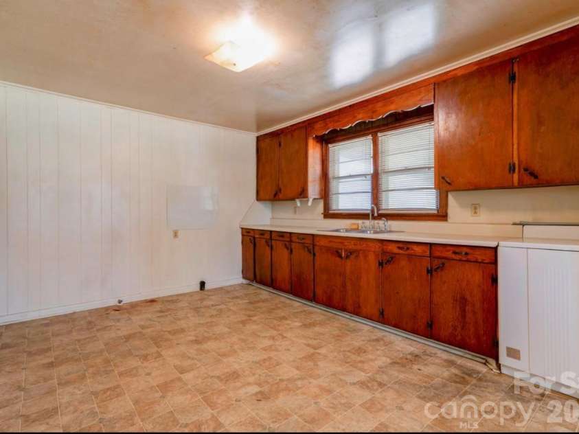 237 Lily Street, Shelby, NC 28152.  MLS# CAR4363814, YatesRealty ID 14255. 