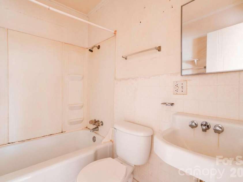 237 Lily Street, Shelby, NC 28152.  MLS# CAR4363814, YatesRealty ID 14255. 