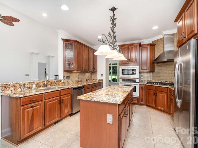 112 Eagle Chase Lane, Troutman, NC 28166.  MLS# CAR4296376, YatesRealty ID 14257. 