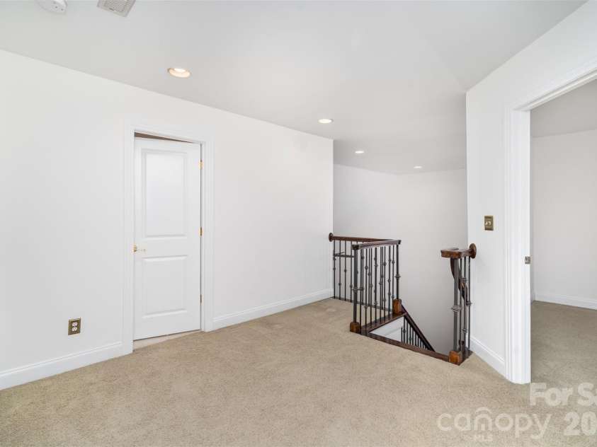 112 Eagle Chase Lane, Troutman, NC 28166.  MLS# CAR4296376, YatesRealty ID 14257. 