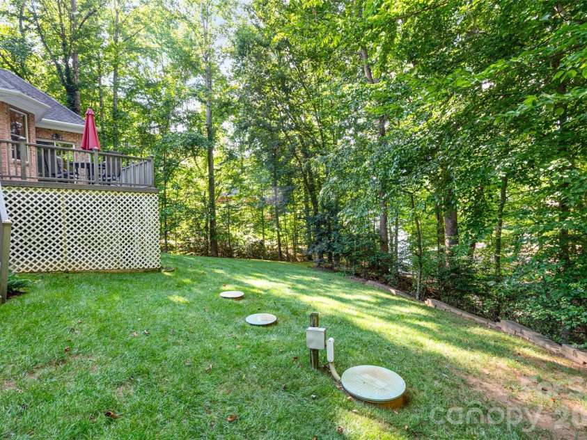112 Eagle Chase Lane, Troutman, NC 28166.  MLS# CAR4296376, YatesRealty ID 14257. 