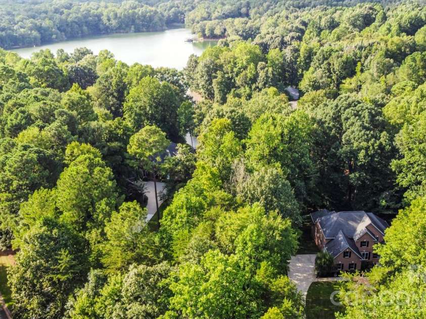 112 Eagle Chase Lane, Troutman, NC 28166.  MLS# CAR4296376, YatesRealty ID 14257. 
