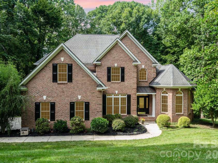 112 Eagle Chase Lane, Troutman, NC 28166.  MLS# CAR4296376, YatesRealty ID 14257. 