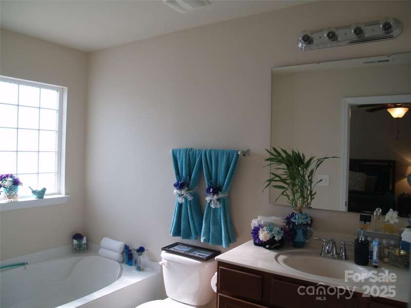 1960 Aston Mill Place, Charlotte, NC 28273.  MLS# CAR4246922, YatesRealty ID 14257. 