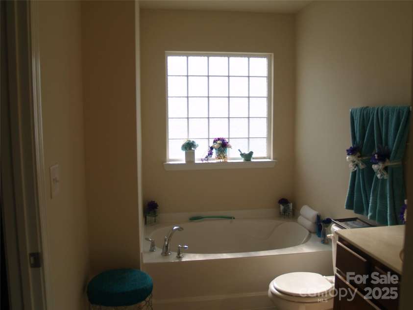 1960 Aston Mill Place, Charlotte, NC 28273.  MLS# CAR4246922, YatesRealty ID 14257. 