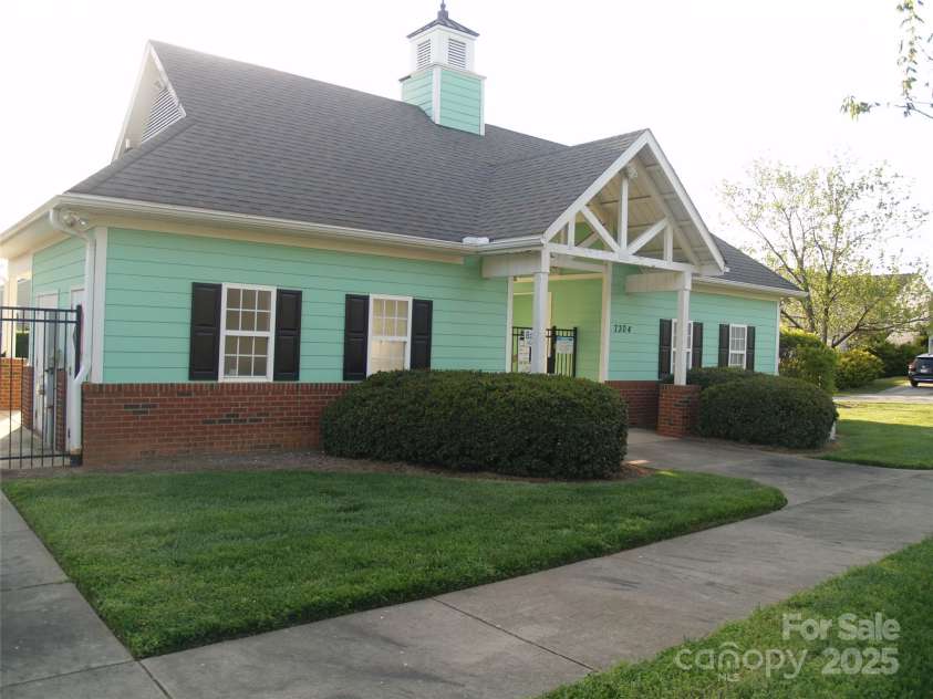 1960 Aston Mill Place, Charlotte, NC 28273.  MLS# CAR4246922, YatesRealty ID 14257. 