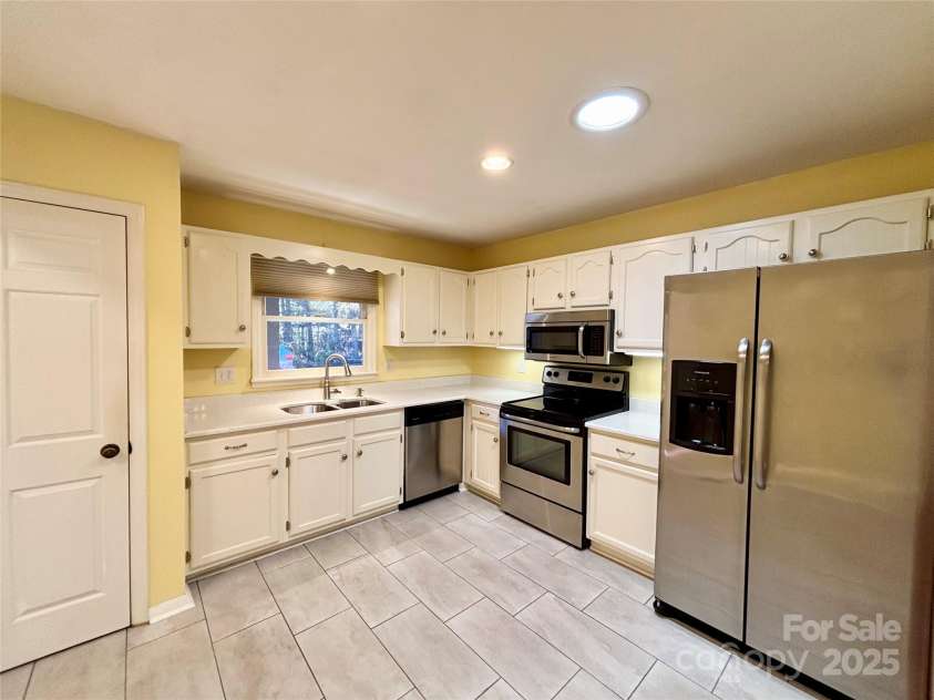 21 Loganwood Lane, Etowah, NC 28729.  MLS# CAR4318944, YatesRealty ID 14258. 