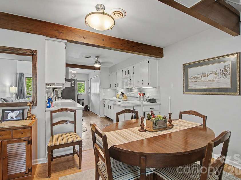 8 Lakemoor Lane, Hendersonville, NC 28739.  MLS# CAR4345671, YatesRealty ID 14259. Dining Area
