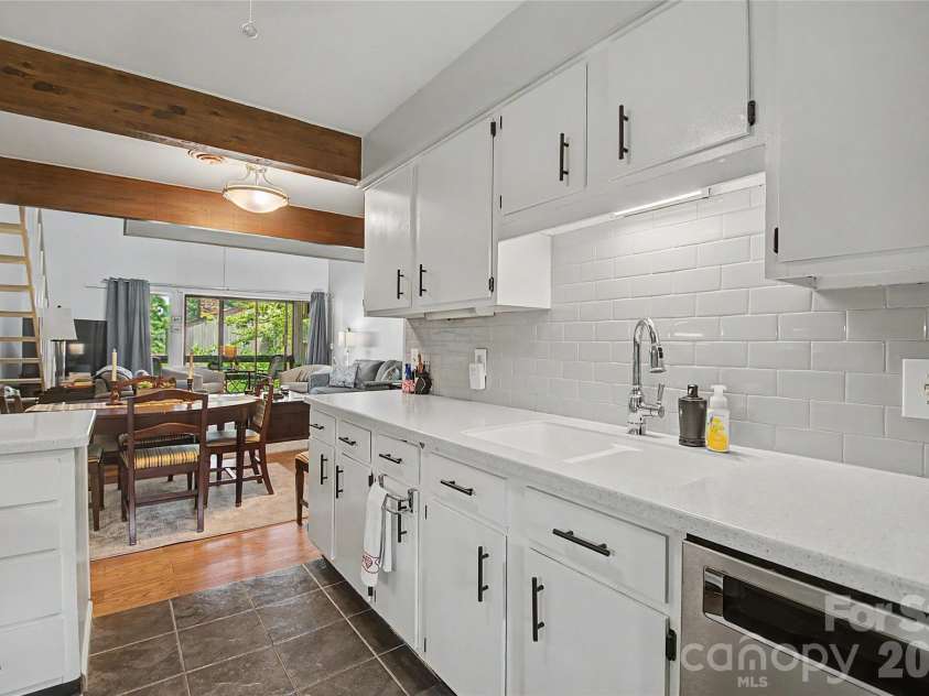 8 Lakemoor Lane, Hendersonville, NC 28739.  MLS# CAR4345671, YatesRealty ID 14259. Kitchen