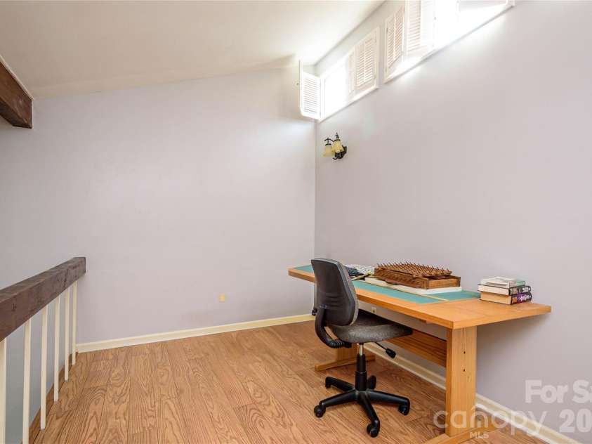 8 Lakemoor Lane, Hendersonville, NC 28739.  MLS# CAR4345671, YatesRealty ID 14259. Loft