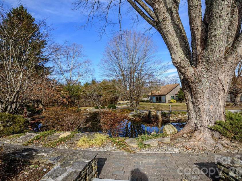 8 Lakemoor Lane, Hendersonville, NC 28739.  MLS# CAR4345671, YatesRealty ID 14259. Walking Path