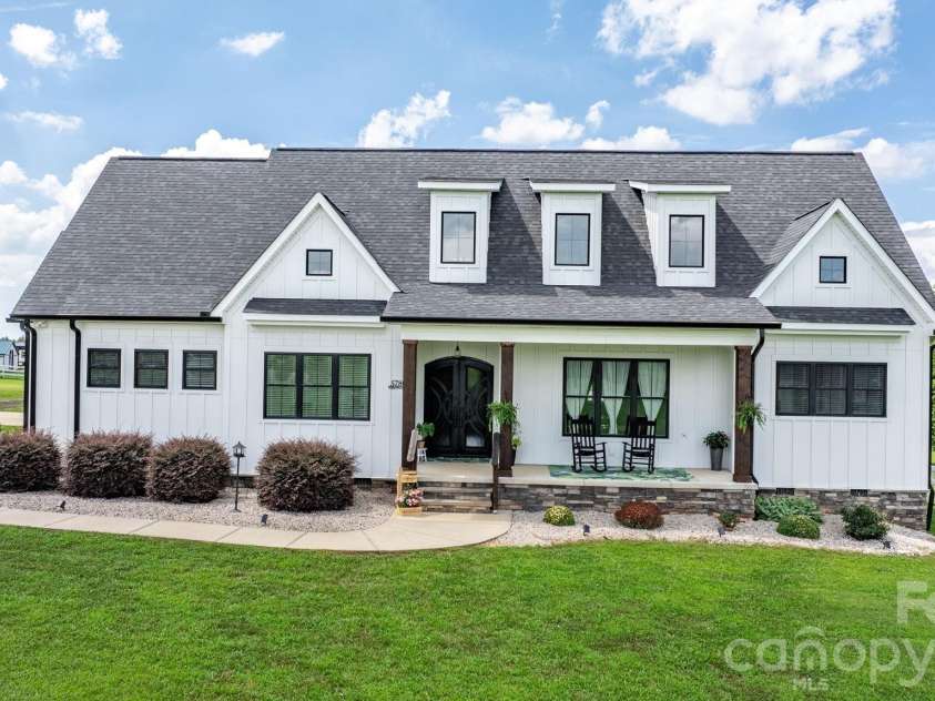 5780 Hwy 10 Highway, Hickory, NC 28602.  MLS# CAR4355019, YatesRealty ID 14260. 