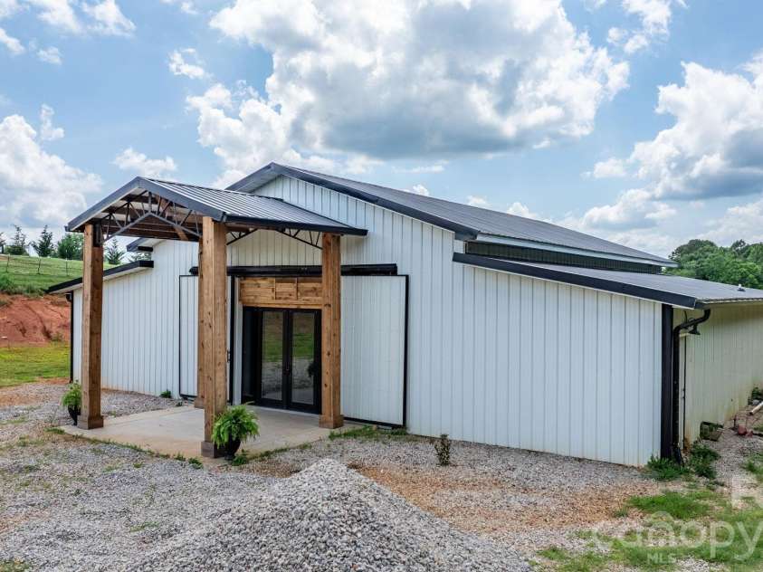 5780 Hwy 10 Highway, Hickory, NC 28602.  MLS# CAR4355019, YatesRealty ID 14260. 