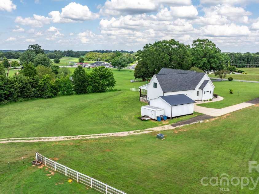 5780 Hwy 10 Highway, Hickory, NC 28602.  MLS# CAR4355019, YatesRealty ID 14260. 