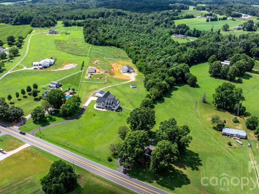 5780 Hwy 10 Highway, Hickory, NC 28602.  MLS# CAR4355019, YatesRealty ID 14260. 