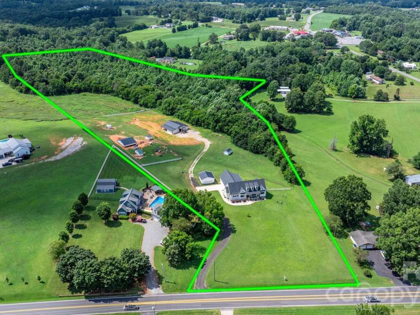 5780 Hwy 10 Highway, Hickory, NC 28602.  MLS# CAR4355019, YatesRealty ID 14260. 