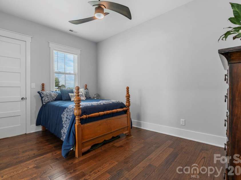 5780 Hwy 10 Highway, Hickory, NC 28602.  MLS# CAR4355019, YatesRealty ID 14260. BR