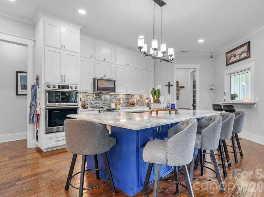 5780 Hwy 10 Highway, Hickory, NC 28602.  MLS# CAR4355019, YatesRealty ID 14260. Kitchen