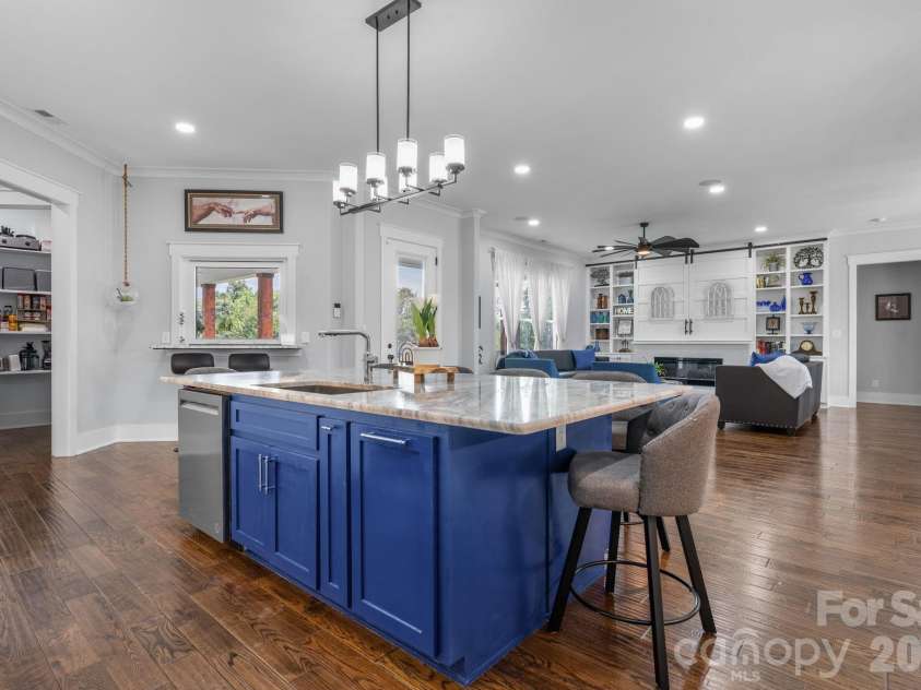 5780 Hwy 10 Highway, Hickory, NC 28602.  MLS# CAR4355019, YatesRealty ID 14260. Kitchen