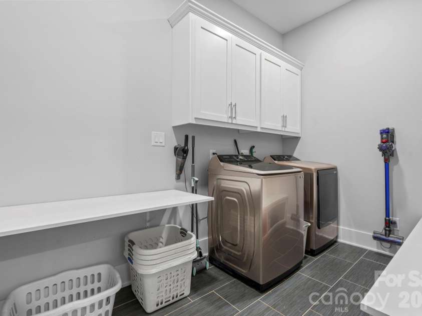 5780 Hwy 10 Highway, Hickory, NC 28602.  MLS# CAR4355019, YatesRealty ID 14260. Main floor laundry