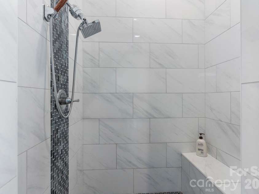 5780 Hwy 10 Highway, Hickory, NC 28602.  MLS# CAR4355019, YatesRealty ID 14260. Primary  Shower