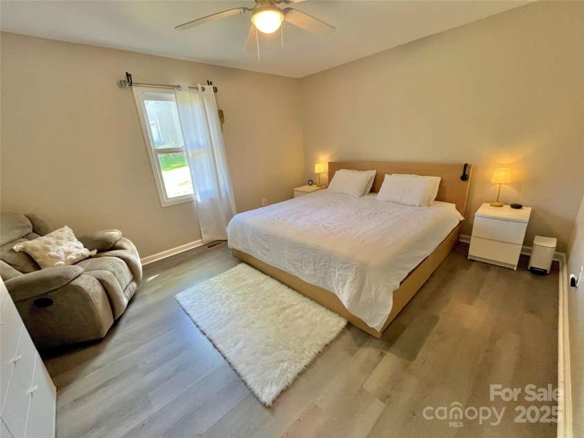 903 Lakeview Street, Kannapolis, NC 28083.  MLS# CAR4245036, YatesRealty ID 14260. 