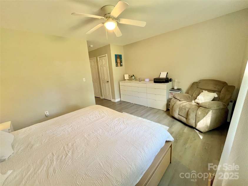 903 Lakeview Street, Kannapolis, NC 28083.  MLS# CAR4245036, YatesRealty ID 14260. 