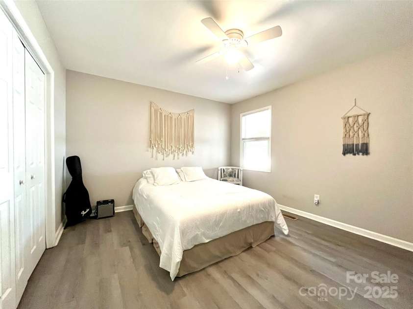 903 Lakeview Street, Kannapolis, NC 28083.  MLS# CAR4245036, YatesRealty ID 14260. 