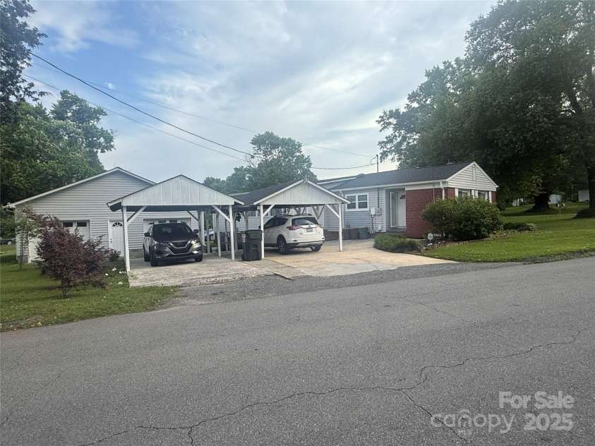 2601 Marldale Street, Gastonia, NC 28052.  MLS# CAR4260043, YatesRealty ID 14261. 