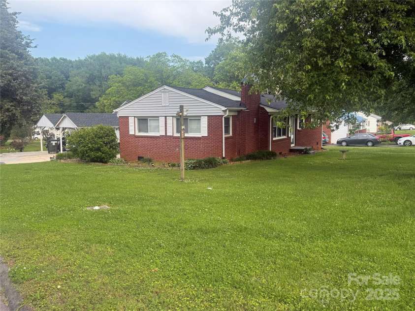2601 Marldale Street, Gastonia, NC 28052.  MLS# CAR4260043, YatesRealty ID 14261. 