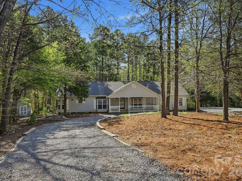 10368 Turnplow Drive, Davidson, NC 28036.  MLS# CAR4364831, YatesRealty ID 14262. 