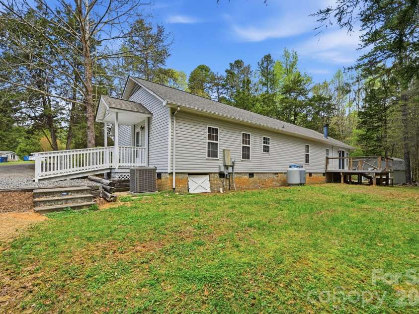 10368 Turnplow Drive, Davidson, NC 28036.  MLS# CAR4364831, YatesRealty ID 14262. 