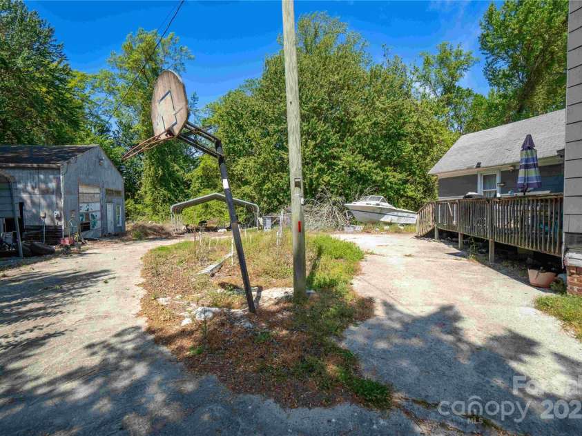 256 Winfall Boulevard, Hertford, NC 27944.  MLS# CAR4248642, YatesRealty ID 14262. 