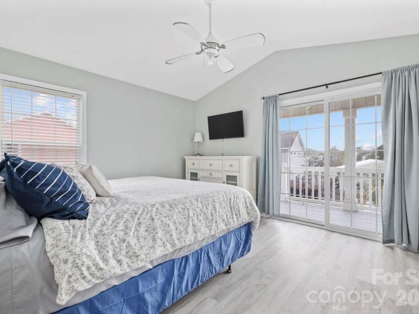 122 Rainbow Drive, Murrells Inlet, SC 29576.  MLS# CAR4372921, YatesRealty ID 14263. 