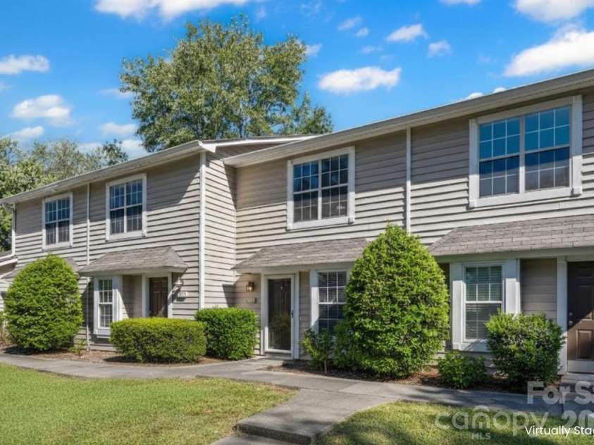 704 Heritage Parkway, Fort Mill, SC 29715.  MLS# CAR4369404, YatesRealty ID 14264. 