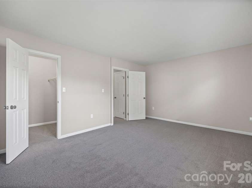 704 Heritage Parkway, Fort Mill, SC 29715.  MLS# CAR4369404, YatesRealty ID 14264. 