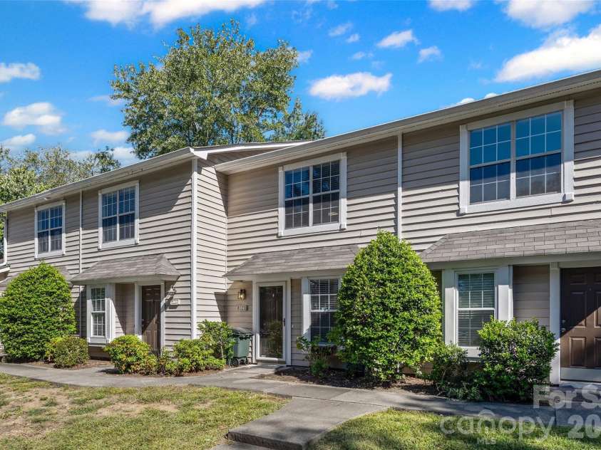 704 Heritage Parkway, Fort Mill, SC 29715.  MLS# CAR4369404, YatesRealty ID 14264. 