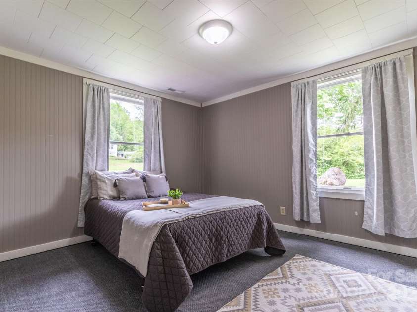 845 Skyland Drive, Sylva, NC 28779.  MLS# CAR4257991, YatesRealty ID 14264. 