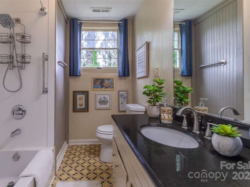 845 Skyland Drive, Sylva, NC 28779.  MLS# CAR4257991, YatesRealty ID 14264. 