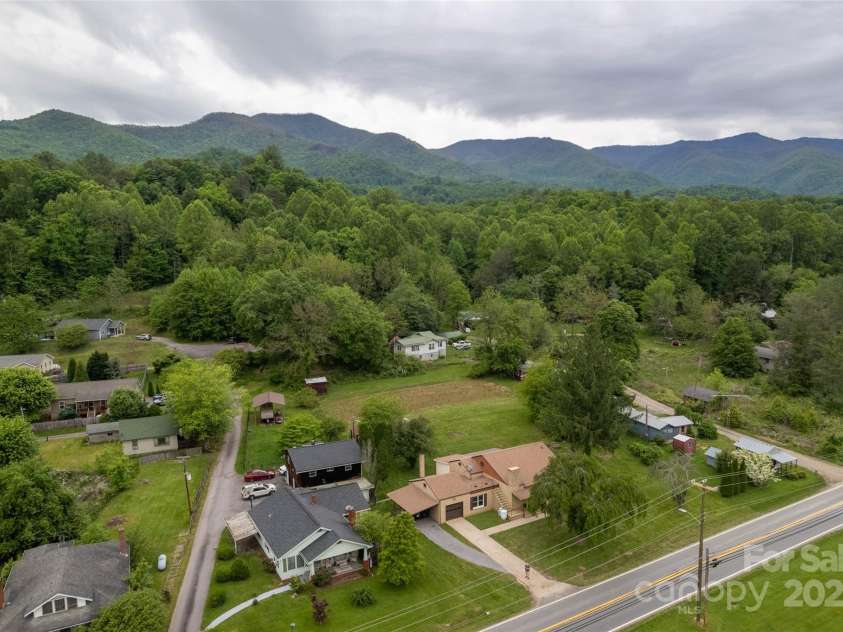 845 Skyland Drive, Sylva, NC 28779.  MLS# CAR4257991, YatesRealty ID 14264. 