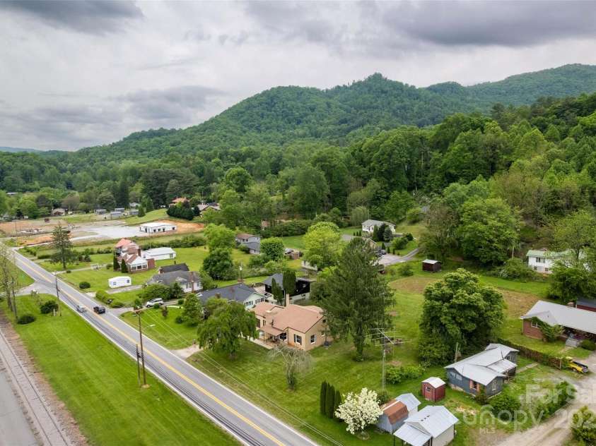 845 Skyland Drive, Sylva, NC 28779.  MLS# CAR4257991, YatesRealty ID 14264. 