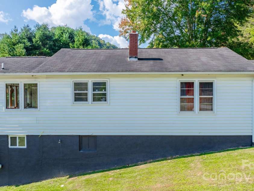 2906 Rabbit Skin Road, Waynesville, NC 28785.  MLS# CAR4183385, YatesRealty ID 14265. 