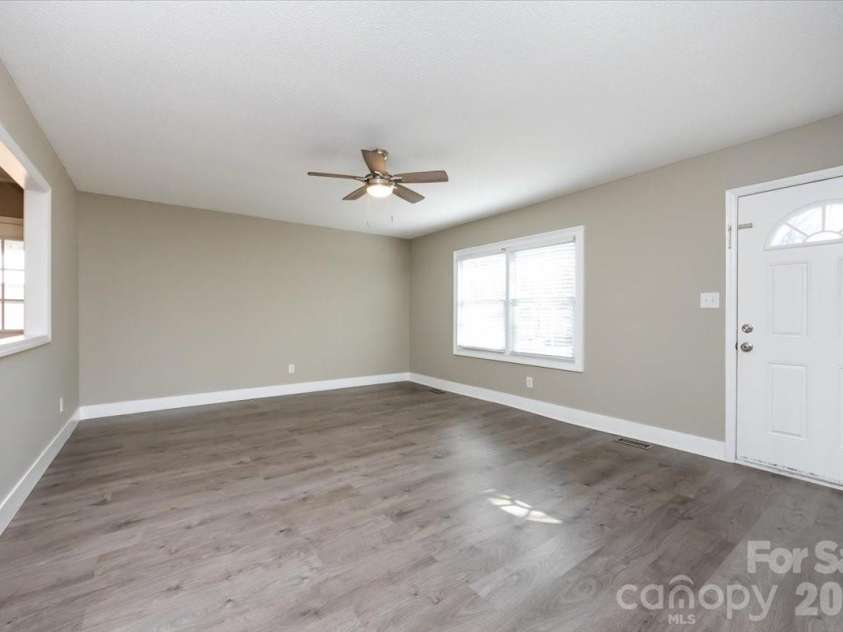 406 Robinson Clemmer Road, Dallas, NC 28034.  MLS# CAR4344855, YatesRealty ID 14265. 