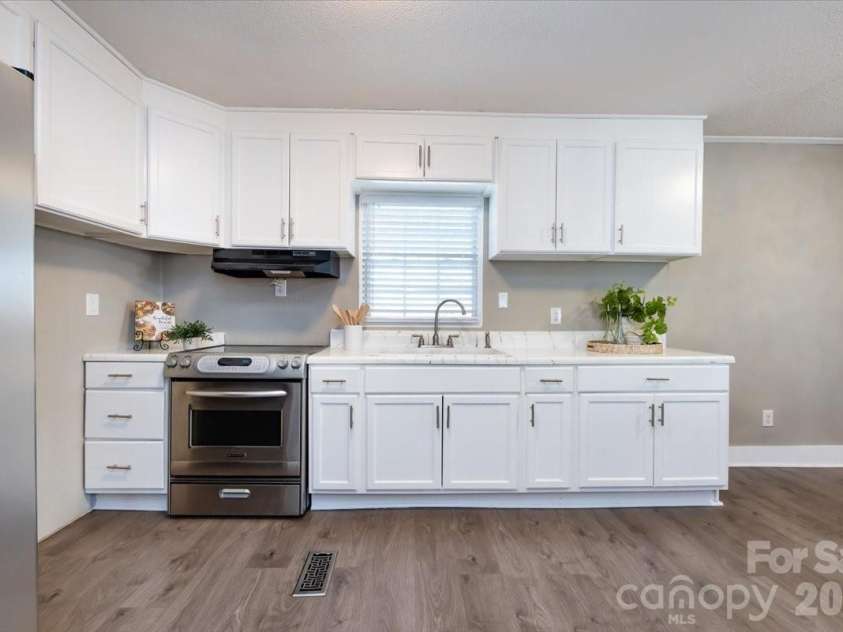 406 Robinson Clemmer Road, Dallas, NC 28034.  MLS# CAR4344855, YatesRealty ID 14265. 
