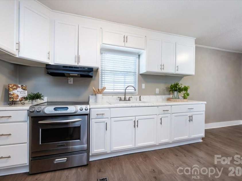 406 Robinson Clemmer Road, Dallas, NC 28034.  MLS# CAR4344855, YatesRealty ID 14265. 